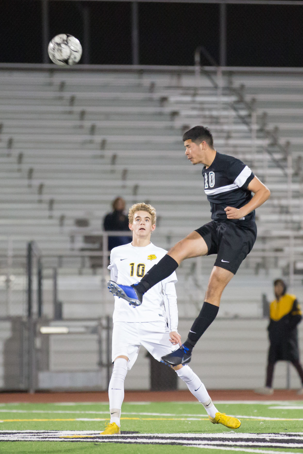 010419 Pioneer Valley vs SLO Soccer 004.jpg